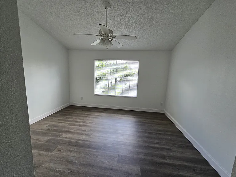 6780 121st St #8 — Photo 2
