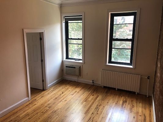4th image of 126 W 82nd St APT 10