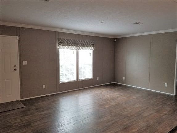3rd image of 1446 Holiday Ave
