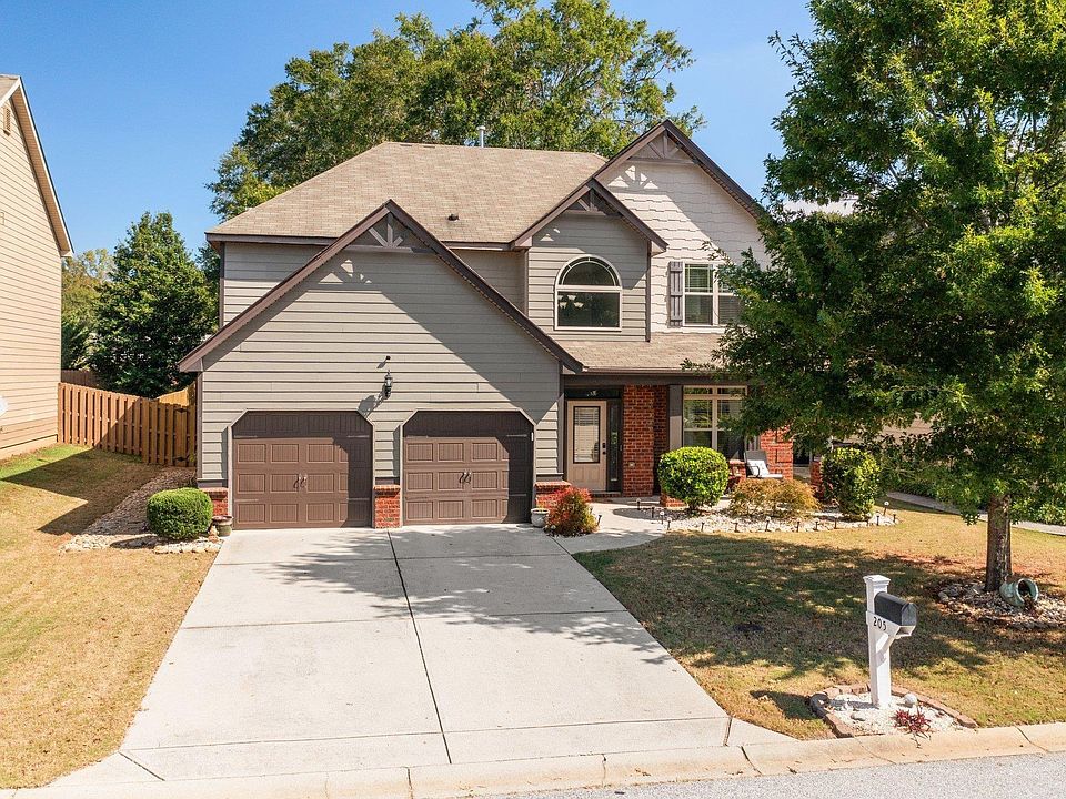 1st image of 205 Cameron Creek Ln