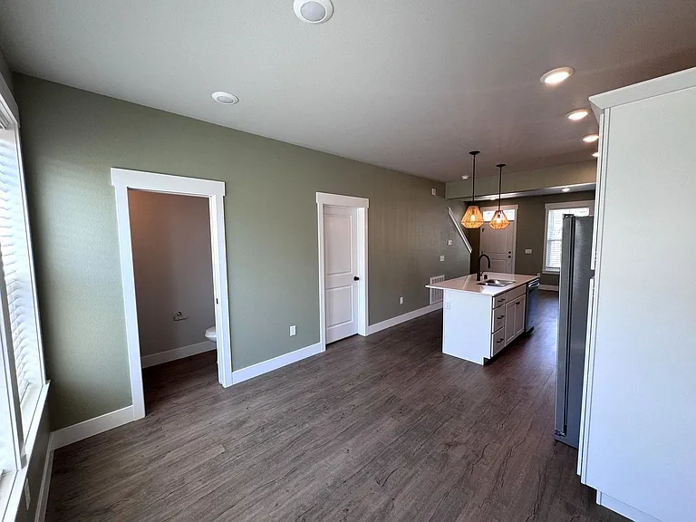 1678 Saint George Blvd — Photo 5