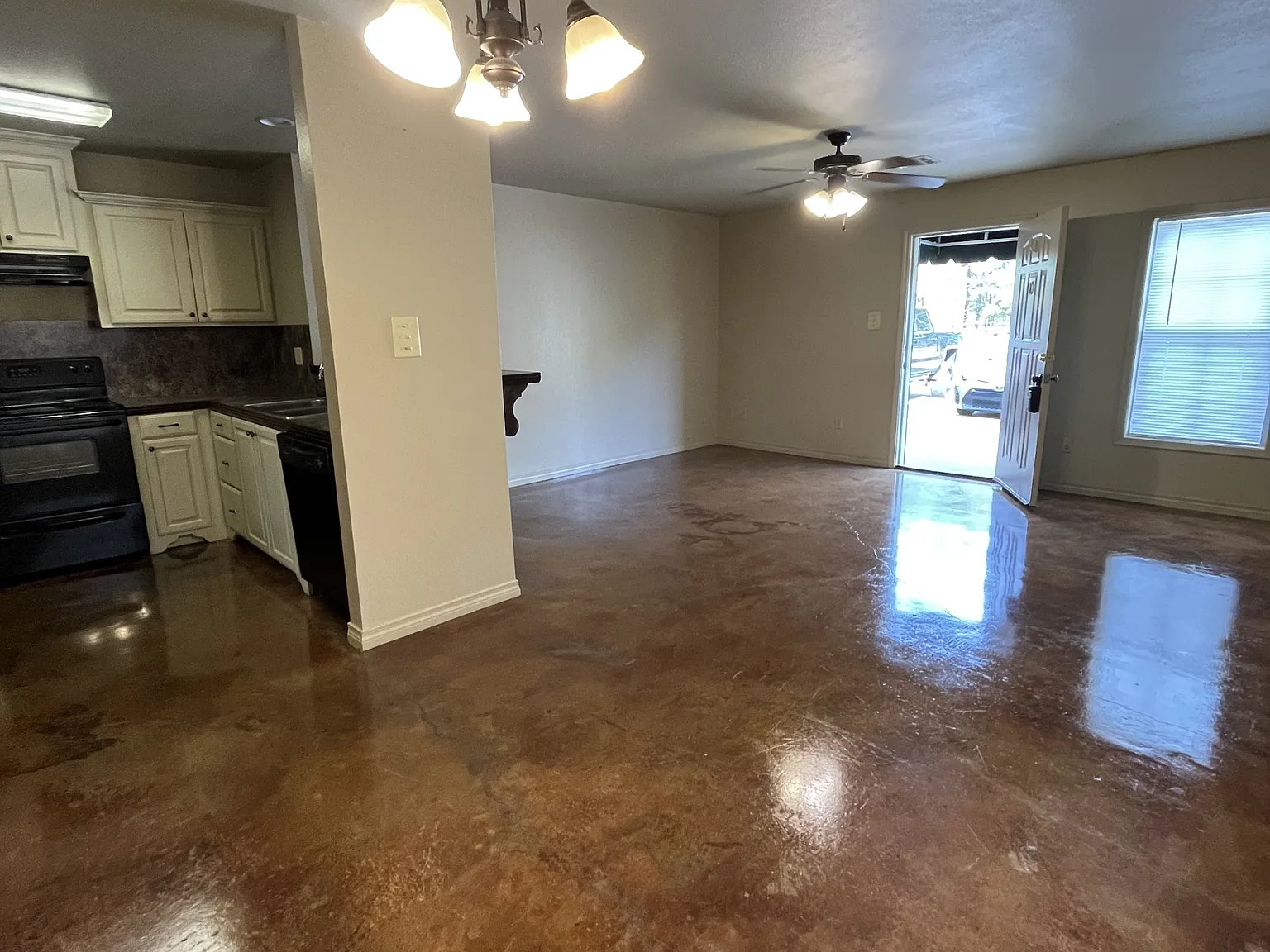 Bayou Pointe — Photo 2