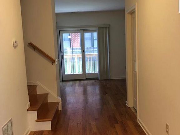 4th image of 20 Ash St #1