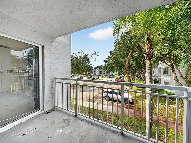 8540 SW 212th St #202 — Photo 29