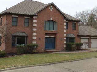 1006 4th St NE, New Philadelphia, OH 44663