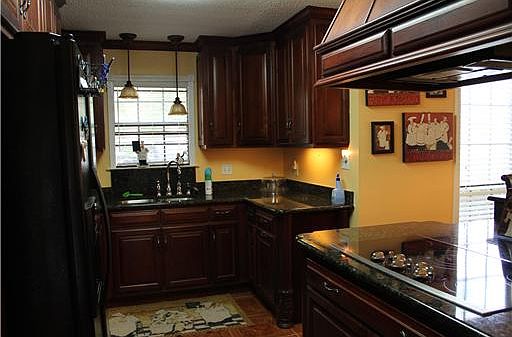 4th image of 1932 Winwood Dr