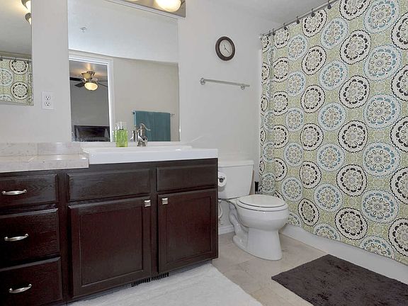 5th image of 379 E 600 S APT 17