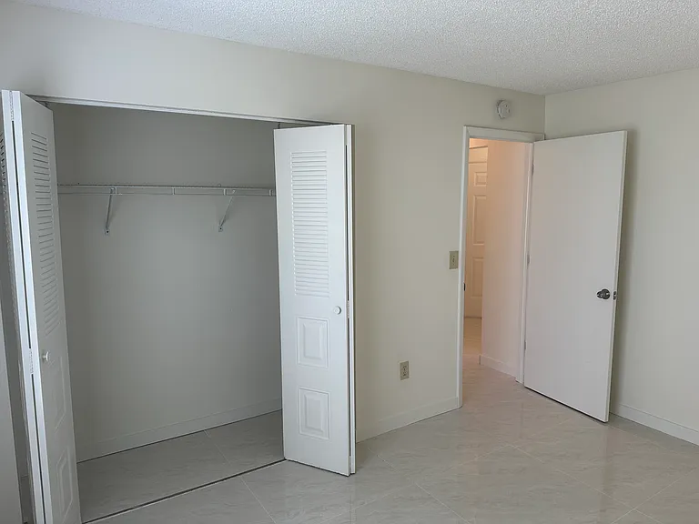 5915 Taywood Dr — Photo 9