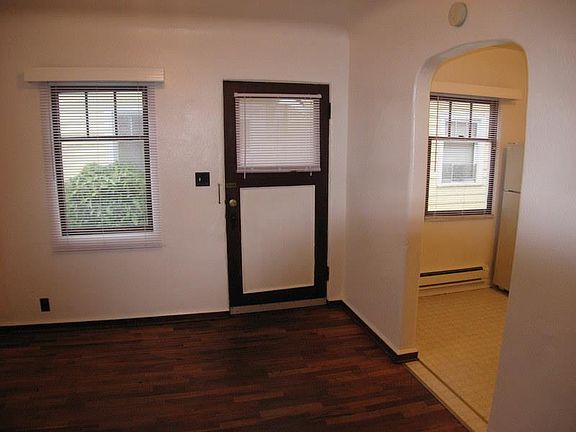 3rd image of 627 Broadway Ave APT 1