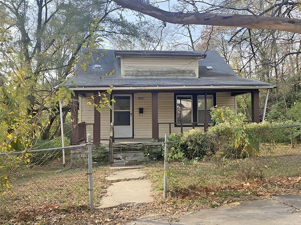 1st image of 3815 E 58th St