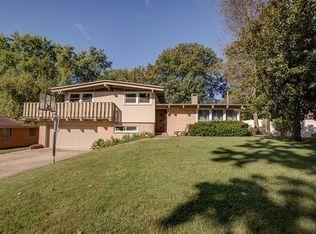 25 Berkshire Dr, Belleville, IL
