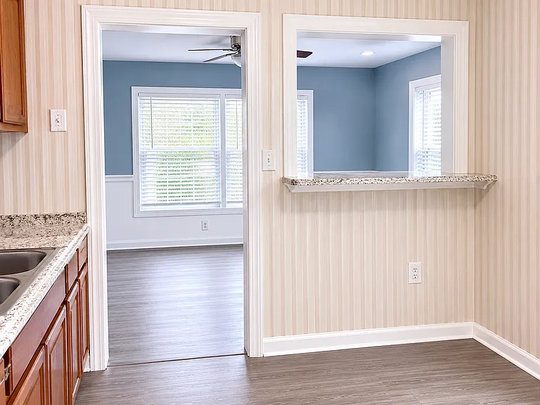 19 Towne Square Dr — Photo 13