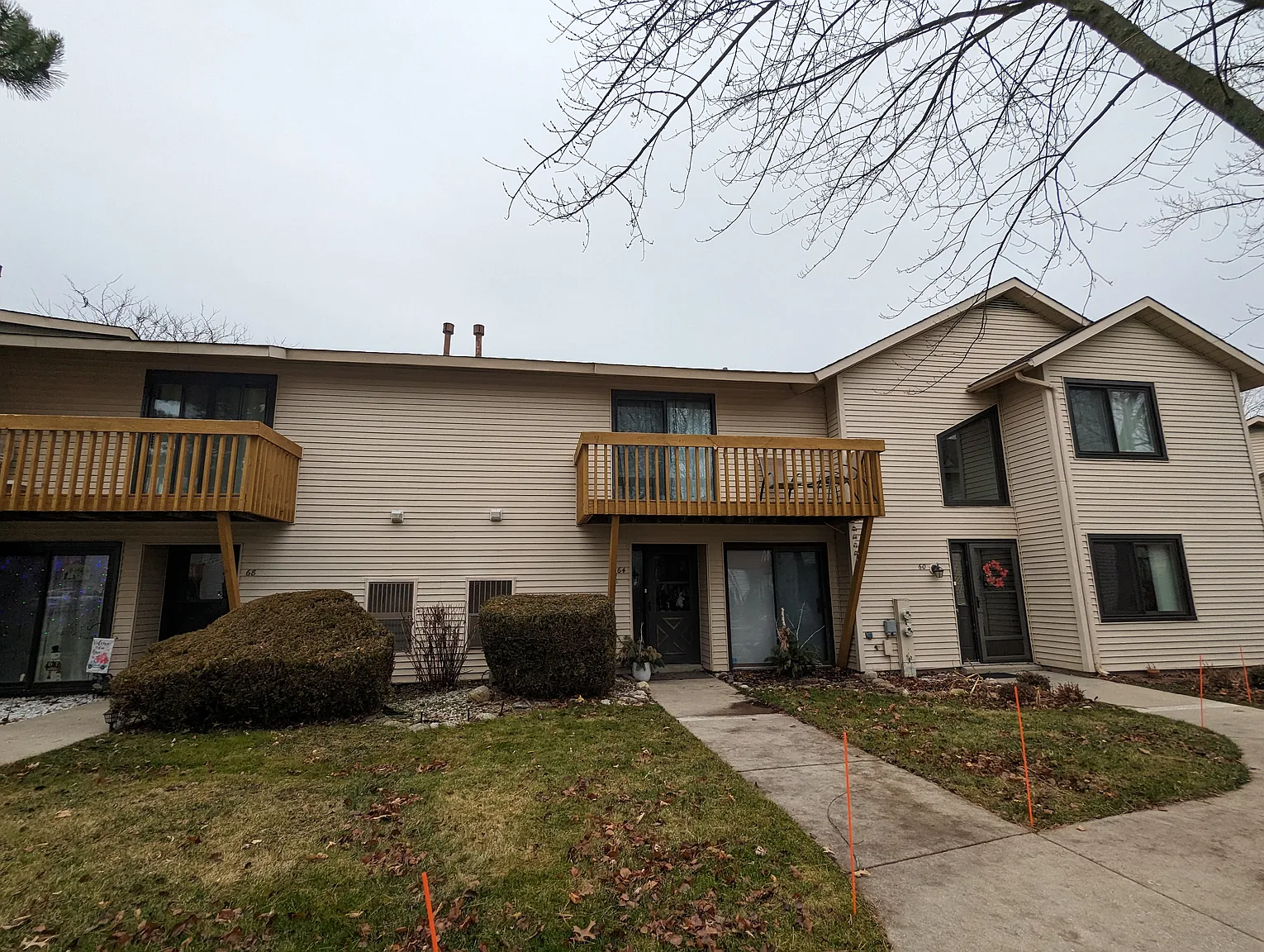 64 Michigan Ct photo 1