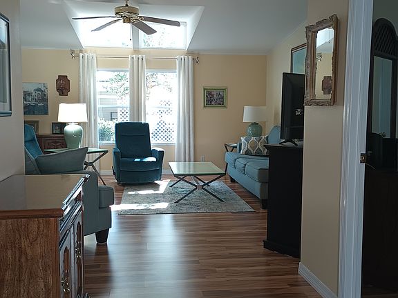 4th image of 3742 Rose Ln #318