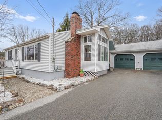 29 Whittemore Rd, North Grosvenordale, CT 06255