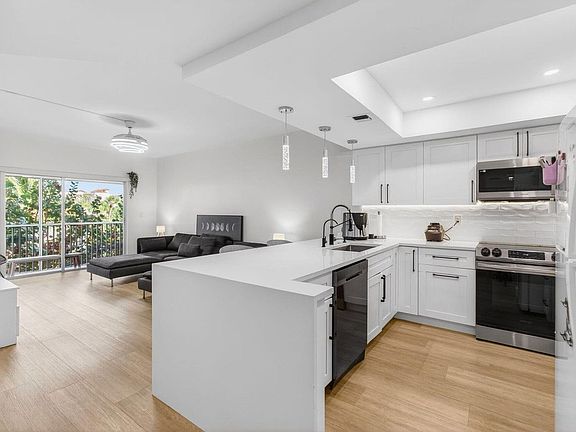 5th image of 50 SW 3rd Ave APT 311