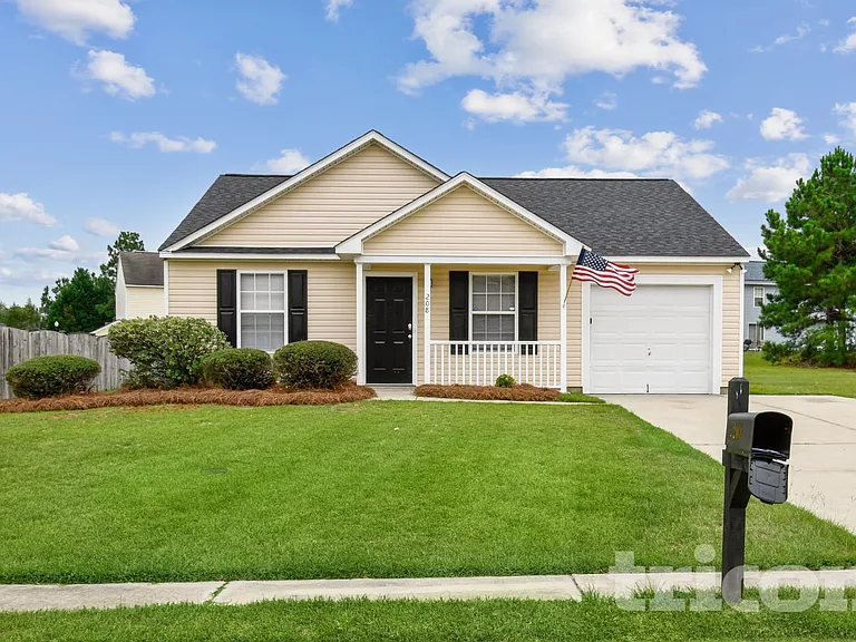 208 Denby Cir — Photo 1