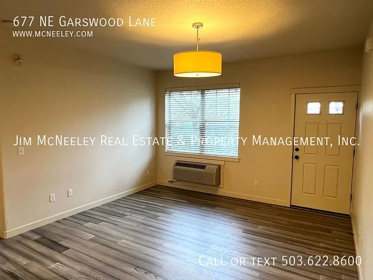 677 NE Garswood Ln — Photo 5