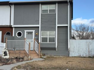 1815 Edinburgh St, Rawlins, WY 82301