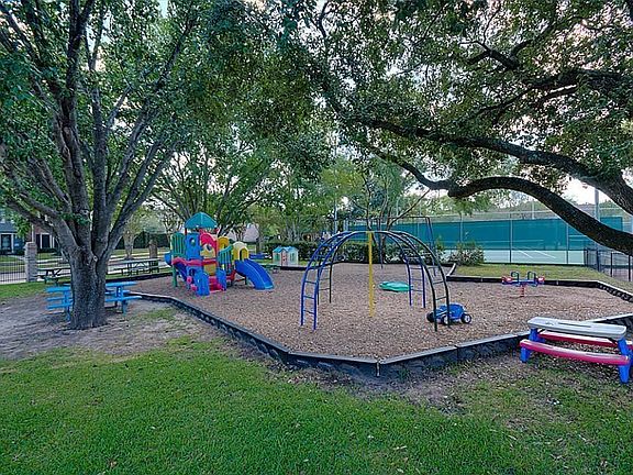 4th image of 14463 Misty Meadow Ln