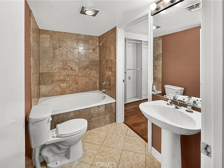 1234 Granville Ave #3 — Photo 23