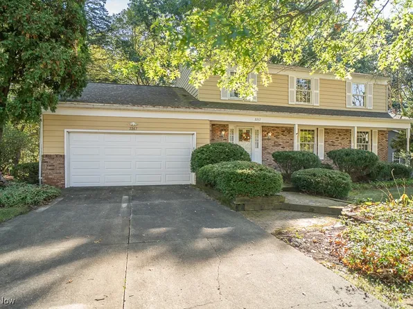 2267 Woodpark Rd, Akron, OH 44333
