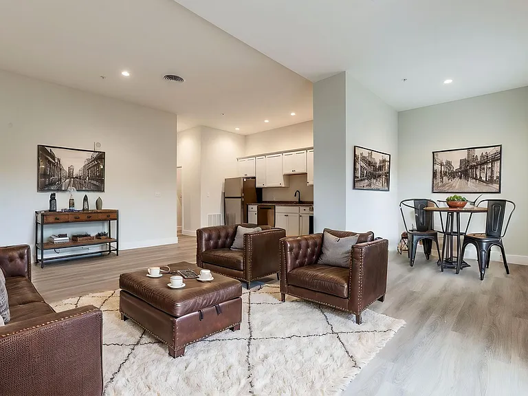 NOW LEASING - GALLERY GARDEN APTS — Photo 8