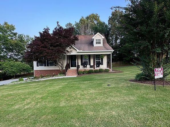 228 Vineyard Dr