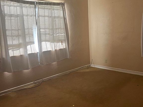 3rd image of 316 Barcelona Dr