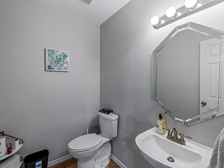 6011 Barrington Ct — Photo 15