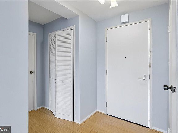 3rd image of 10201 Grosvenor Pl APT 1205