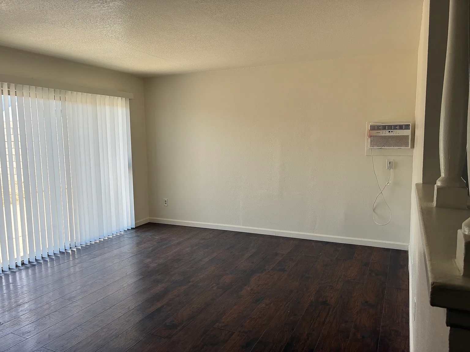 4 bed, 1200 sqft, $3,200 — Photo 2