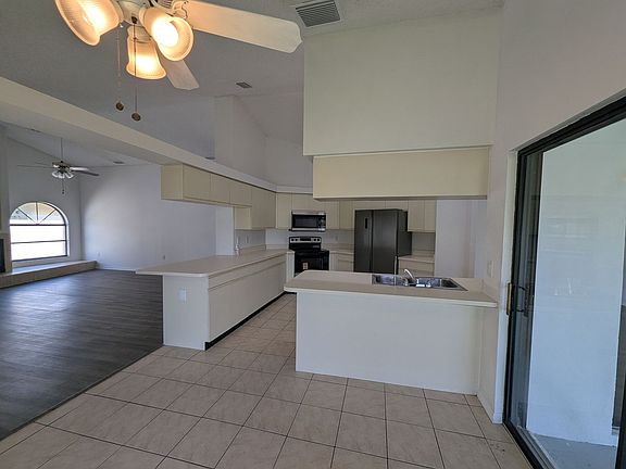 5th image of 11322 Torrey Pines Dr