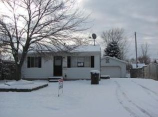 6236 Grovenburg Rd, Lansing, MI 48911