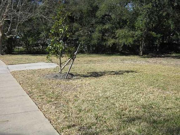 5th image of 4034 Woodshire St