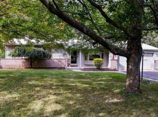 2650 Mohawk Ln, Rochester Hills, MI 48306