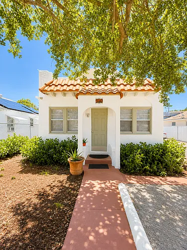 410 S Ocean Breeze #1 Photo 1