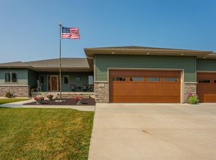 2937 Morning Star Ct, Mason City, IA 50401