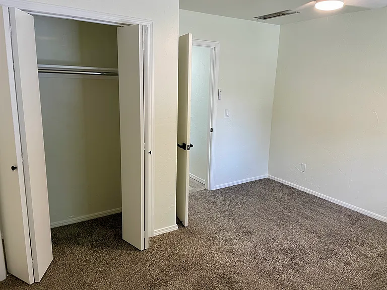 1802 Logan Dr — Photo 13