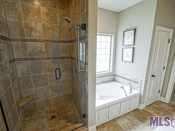 4th image of 4821 Woodstock Way Dr