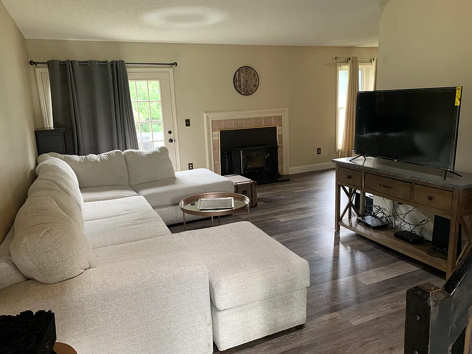 4 Gregory Ct