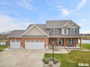 1764 Kingsbury Rd, Washington, IL 61571