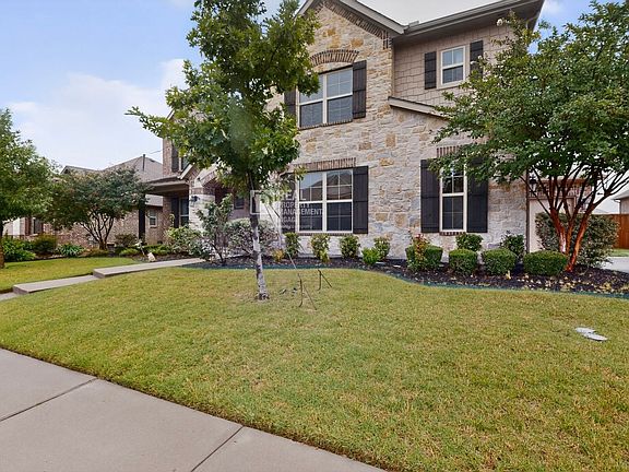 4th image of 151 Darian Dr