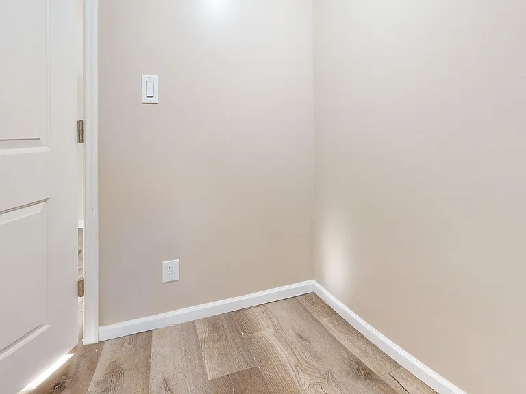8008 Algon Ave — Photo 13
