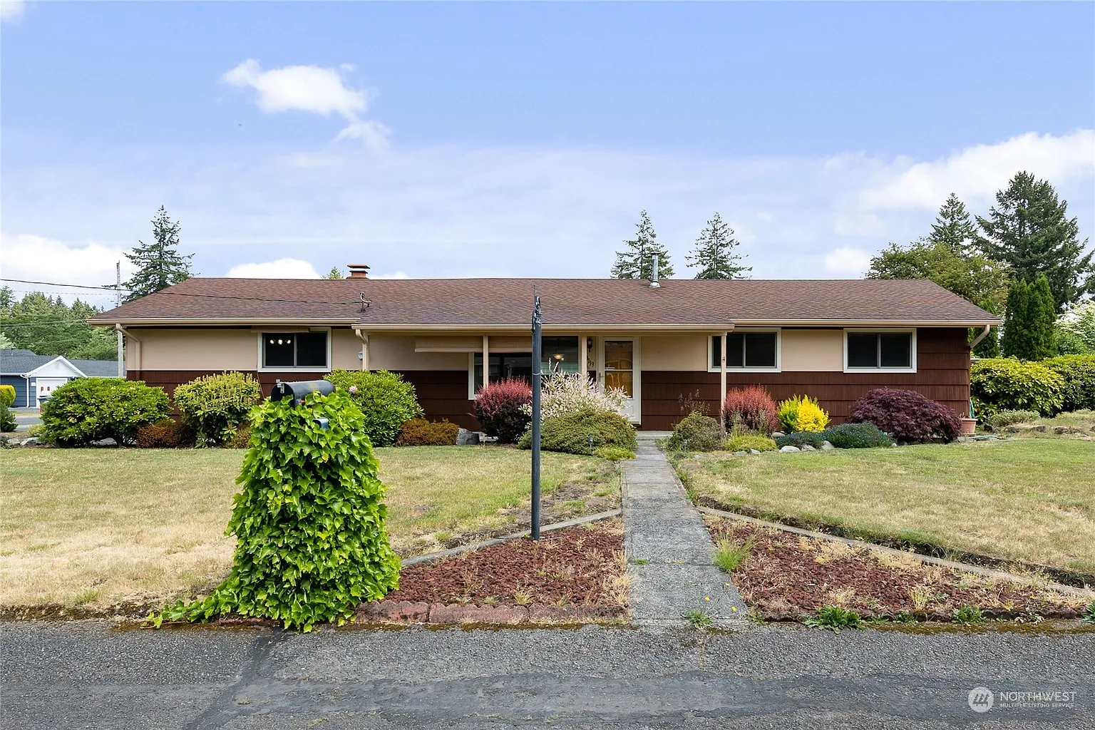 10119 Forest Court SW photo 1