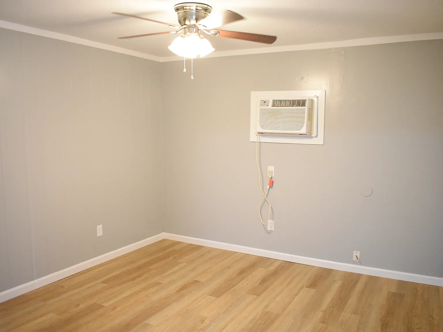 2319 Banita Street- DUPLEX - 1 — Photo 4