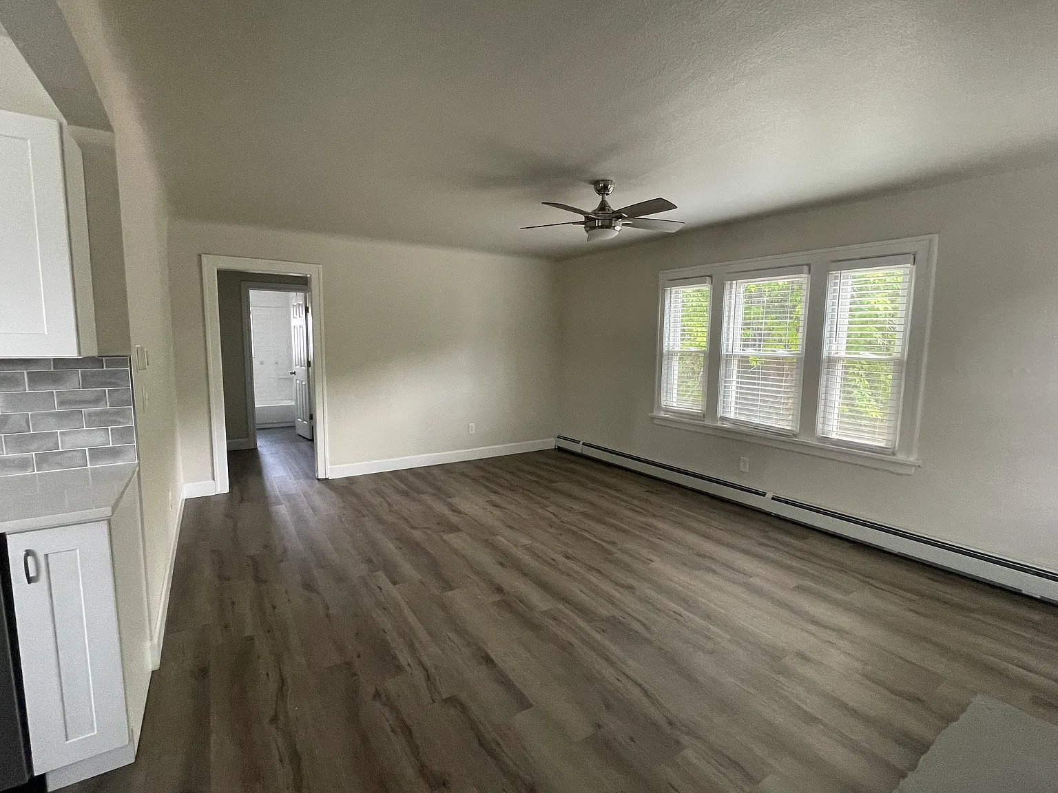 3 bed, 950 sqft, $2,200 — Photo 4