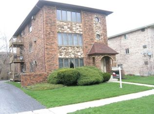 10404 S Mayfield Ave, Oak Lawn, IL 60453