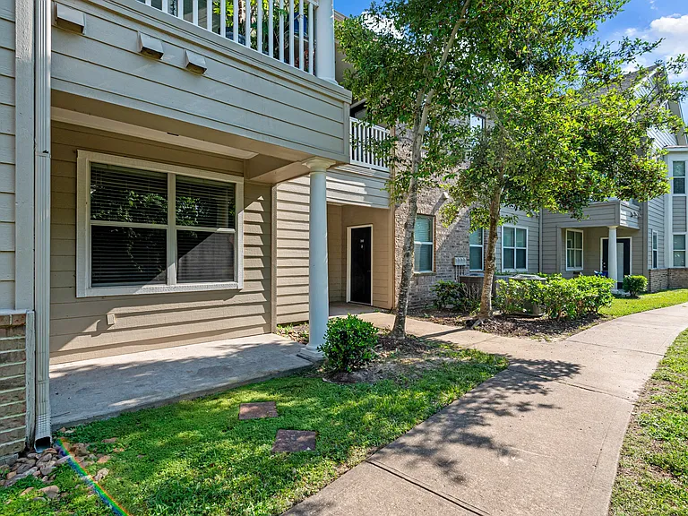 Villas at Huffmeister — Photo 37