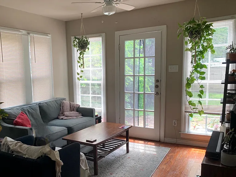 4903 Caswell Ave — Photo 11